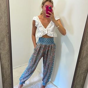 easel silky joggers 🥂